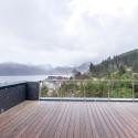 Tak-terrasse! Privat, uten innsyn og med masse utsikt. Man får lyst til å være her selv om det regner :-)