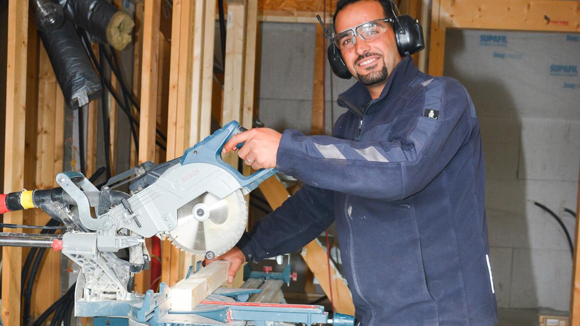  Tømrer Hussain Alawayed sager materialer