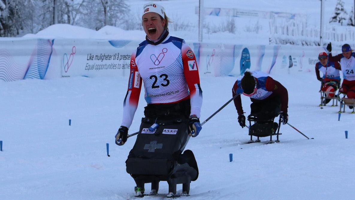 Birgit Skarstein jubler for sin andre tredjeplass i World Cup i Lillehammer