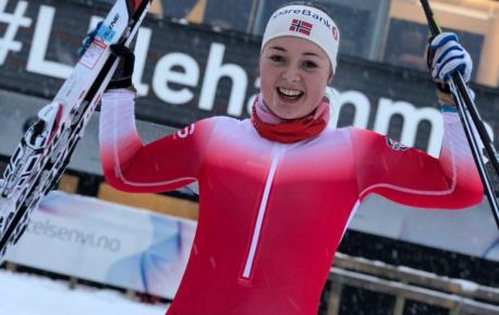 Vilde Nilsen jubler etter å ha vunnet World Cup-rennet på Lillehammer