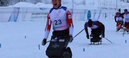 Birgit Skarstein jubler for sin andre tredjeplass i World cup på Lillehammer